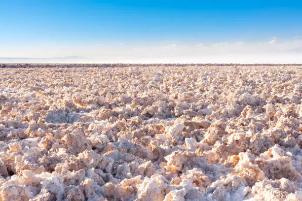 Las 50 principales empresas mineras sufren una pérdida de $264 mil millones a medida que se desmorona el comercio de oro y las acciones de litio se retiran.